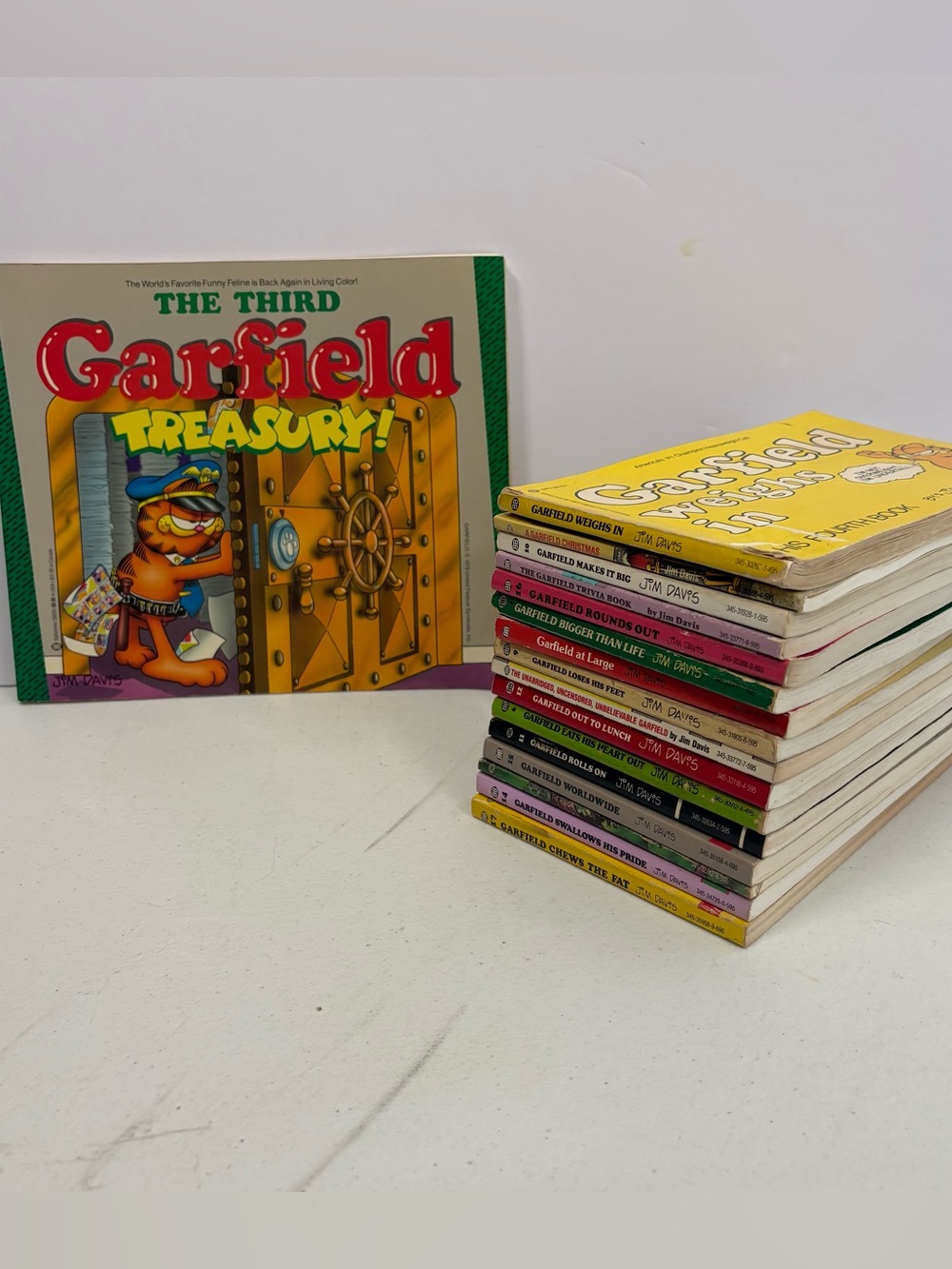 Vintage Lot of 17 Garfield Paperback Book Jim Davis  1st Editions